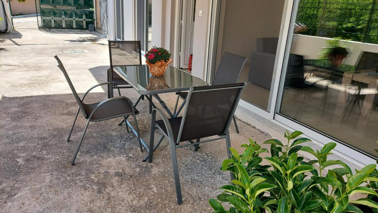 Filoxenia House Near Airport Apartment Vravrona Exterior foto